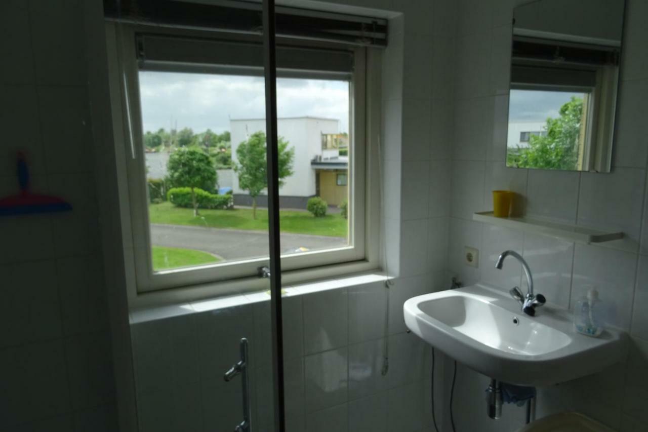 Vakantiehuisgalamadammen Met Ligplaats Boot Koudum Exterior photo
